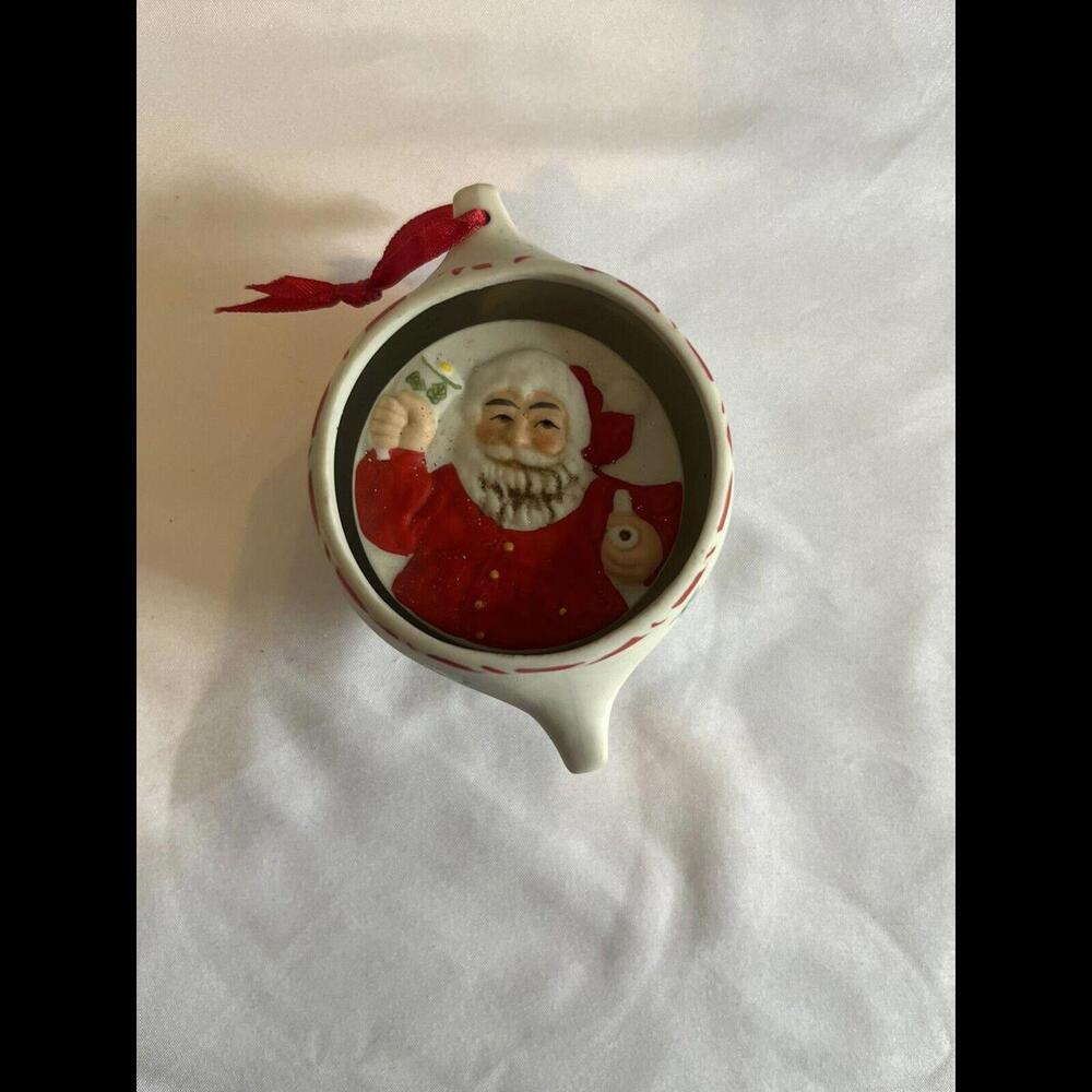 NORMAN ROCKWELL RINGING IN GOOD CHEER PORCELAIN CHRISTMAS ORNAMENT 1983 Korea